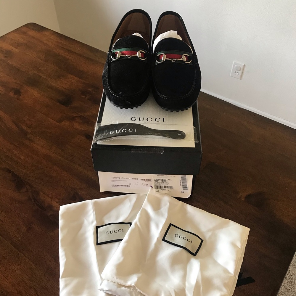 Gucci Men’s Suede Kayne Ribbon Bit Driver Shoes.